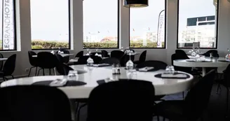 Resto de la plage salle