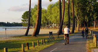 sanguinet-velo-au-bord-du-lac.jpg sanguinet-velo-au-bord-du-lac.jpg